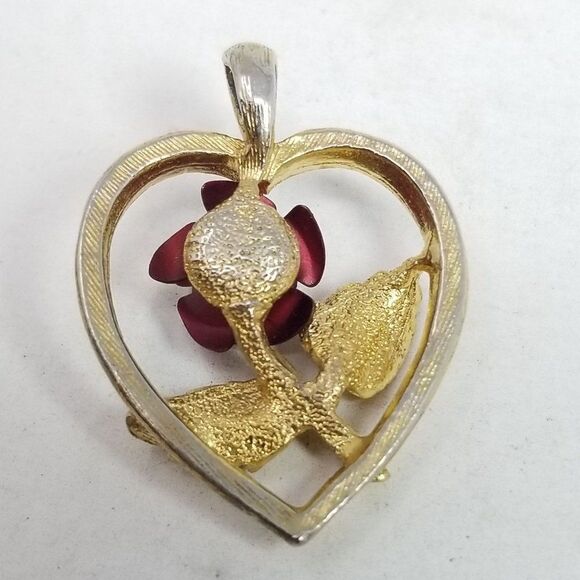 Vintage Red Rose Pendant, Gold Tone Heart Shape Setting Charm, Sweetheart Estate - Picture 2 of 5